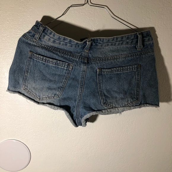 Shorts - Picture 3 of 3
